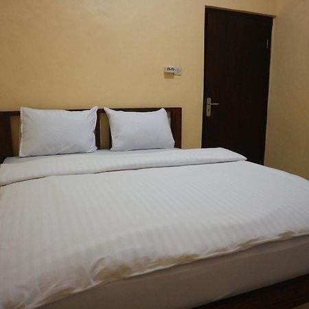 Tange Guest House Ruteng Zewnętrze zdjęcie